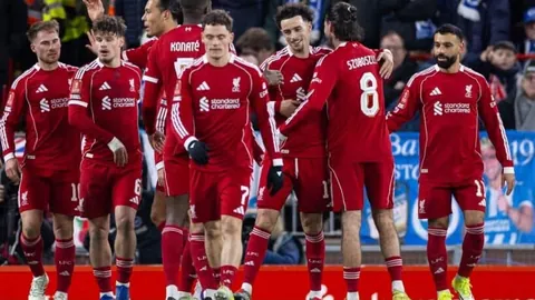 曼城主场不敌利物浦，欧冠淘汰赛再现2025／18赛季败绩